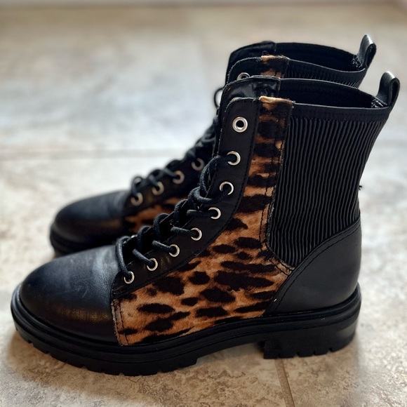 Vince Camuto Animal Print Leather Combat Boots Size 6.5 - Picture 11 of 11